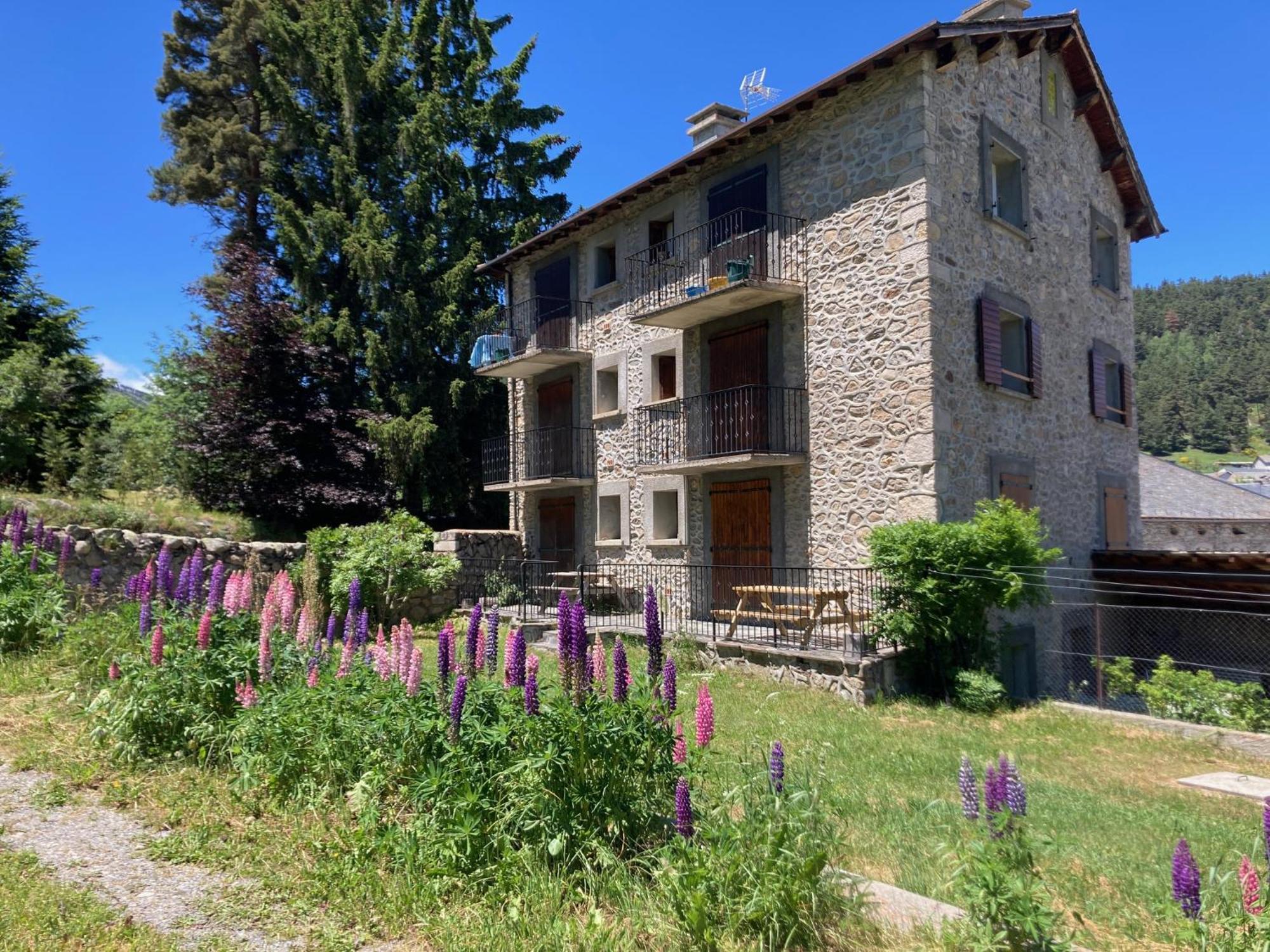 La Grange T2 Centre Ville Jardin Wifi Formiguères المظهر الخارجي الصورة